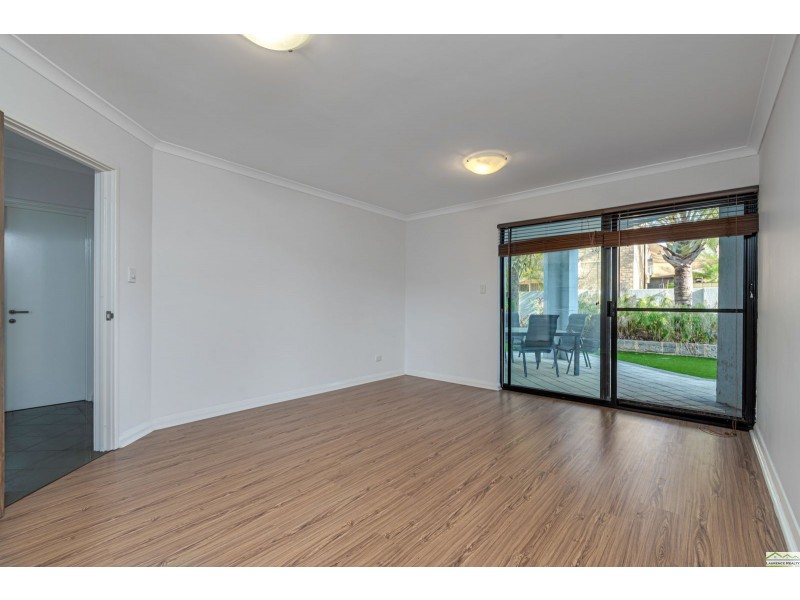 17A Rosslare Promenade, Mindarie WA 6030