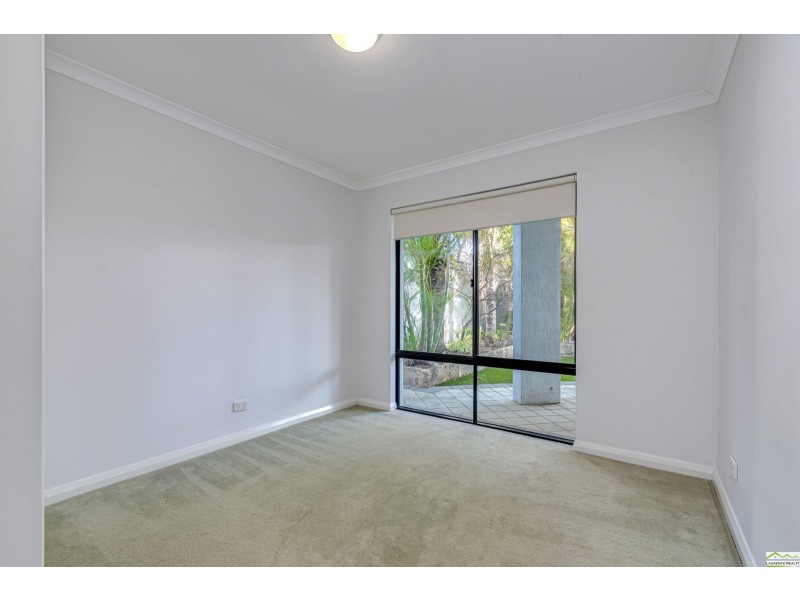 17A Rosslare Promenade, Mindarie WA 6030