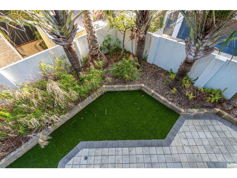 17A Rosslare Promenade, Mindarie WA 6030