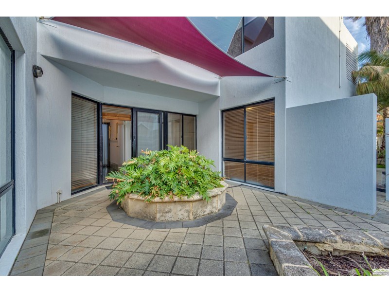 17A Rosslare Promenade, Mindarie WA 6030