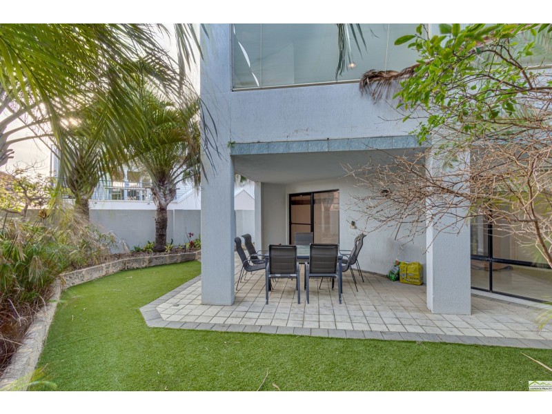 17A Rosslare Promenade, Mindarie WA 6030