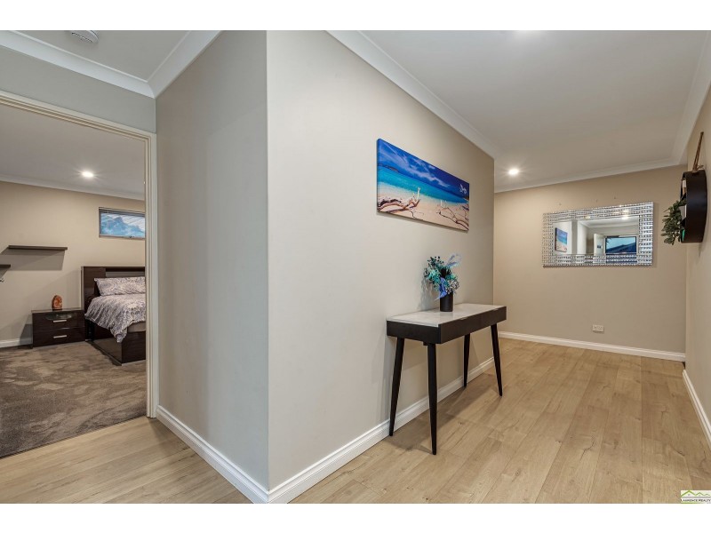 8 Dirleton Loop, Butler WA 6036