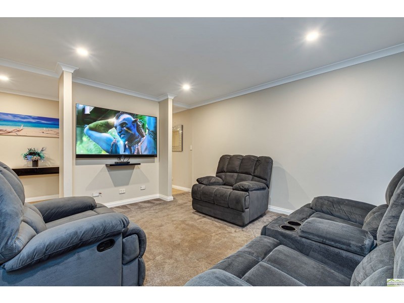 8 Dirleton Loop, Butler WA 6036