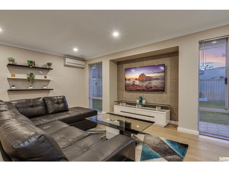 8 Dirleton Loop, Butler WA 6036