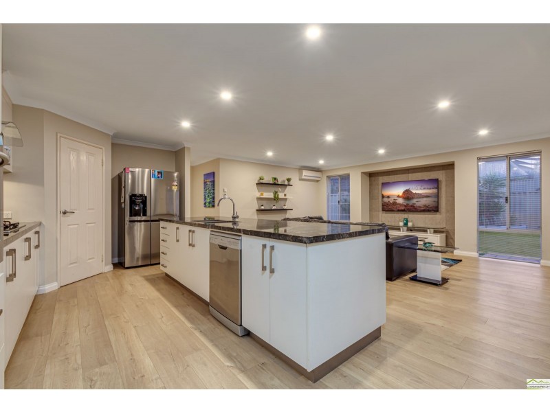 8 Dirleton Loop, Butler WA 6036