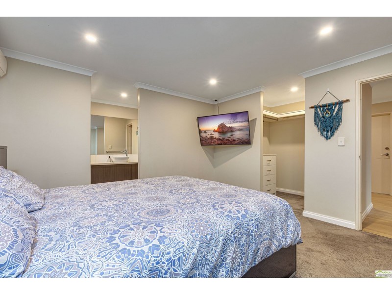 8 Dirleton Loop, Butler WA 6036