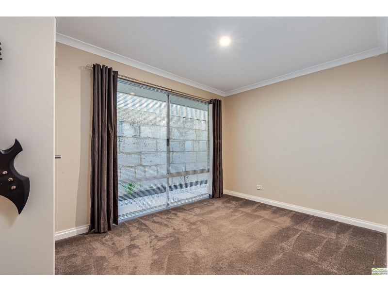 8 Dirleton Loop, Butler WA 6036