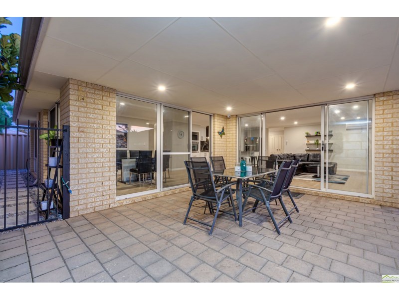 8 Dirleton Loop, Butler WA 6036