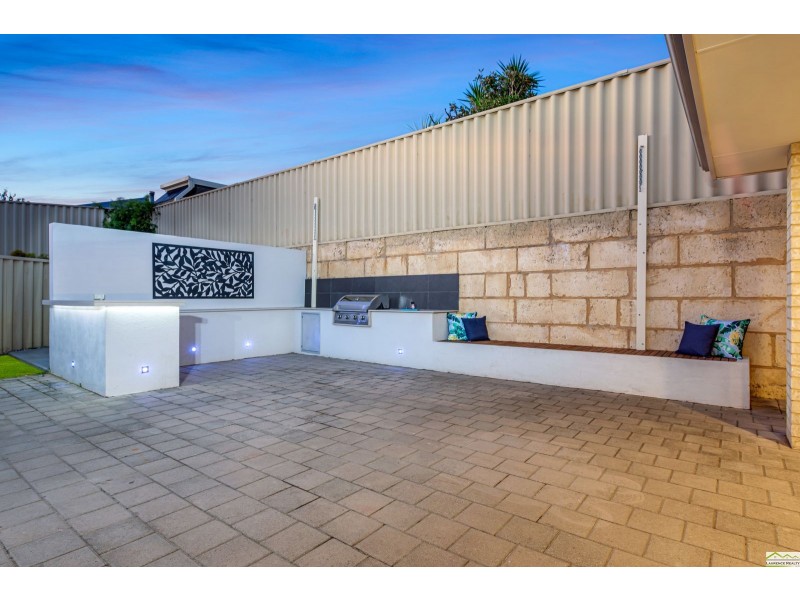 8 Dirleton Loop, Butler WA 6036