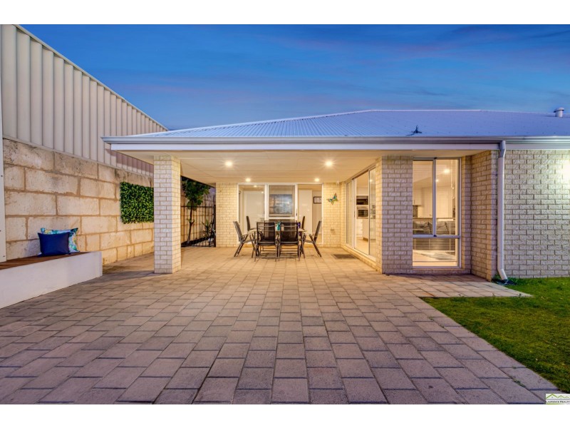 8 Dirleton Loop, Butler WA 6036