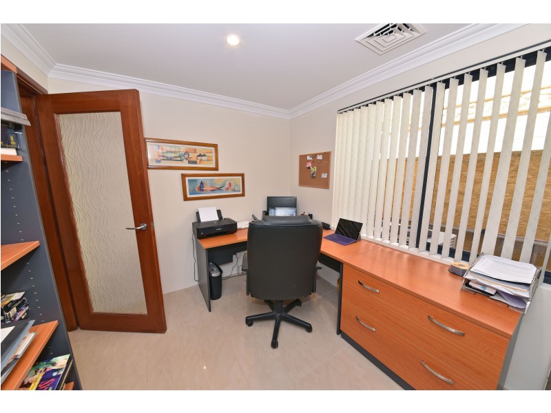 4 Glensanda Way, Mindarie WA 6030