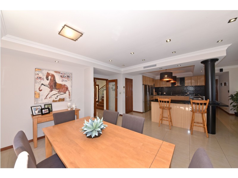 4 Glensanda Way, Mindarie WA 6030