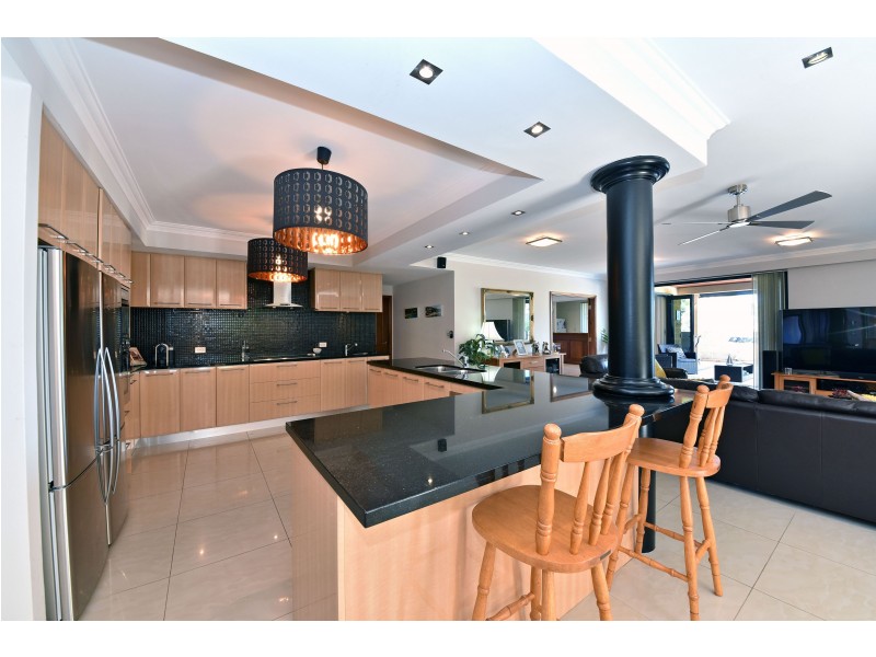 4 Glensanda Way, Mindarie WA 6030