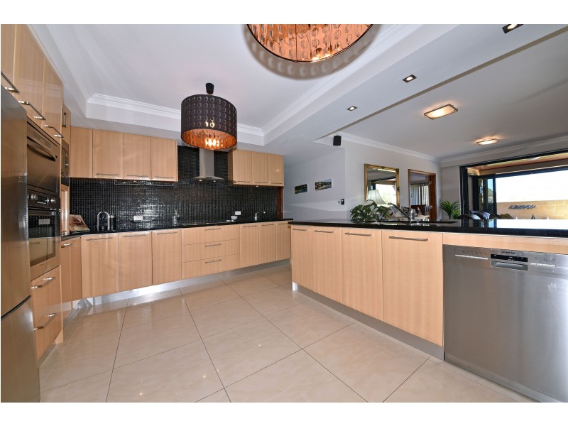 4 Glensanda Way, Mindarie WA 6030