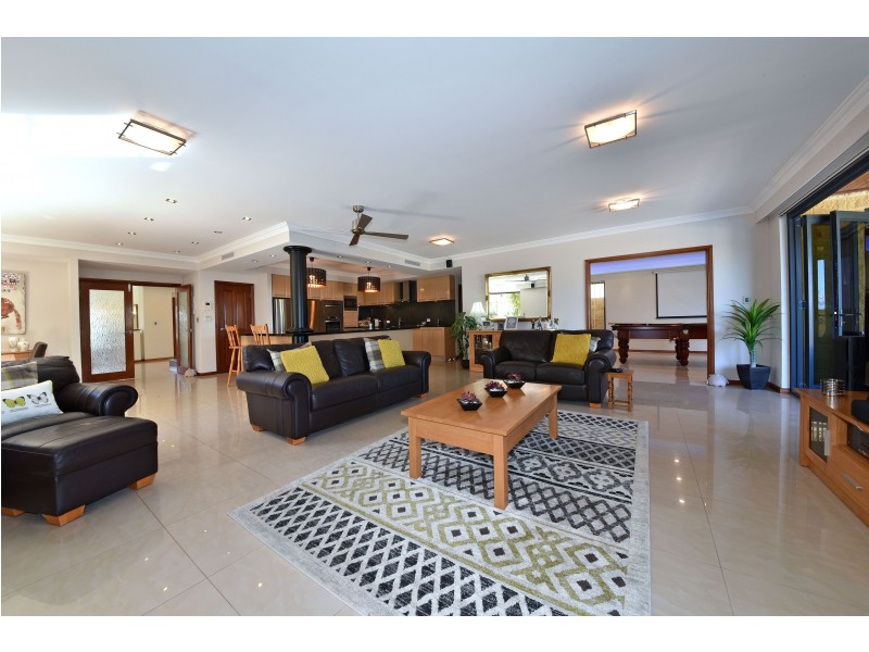 4 Glensanda Way, Mindarie WA 6030