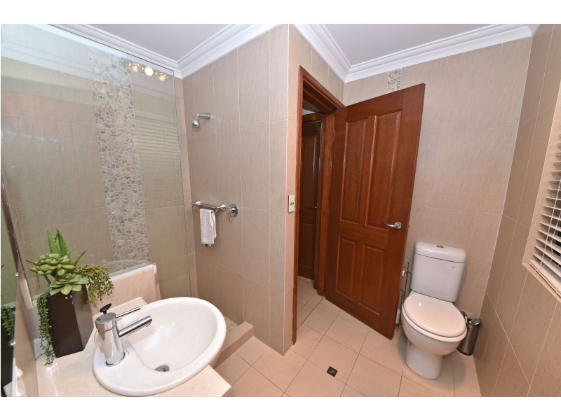 4 Glensanda Way, Mindarie WA 6030