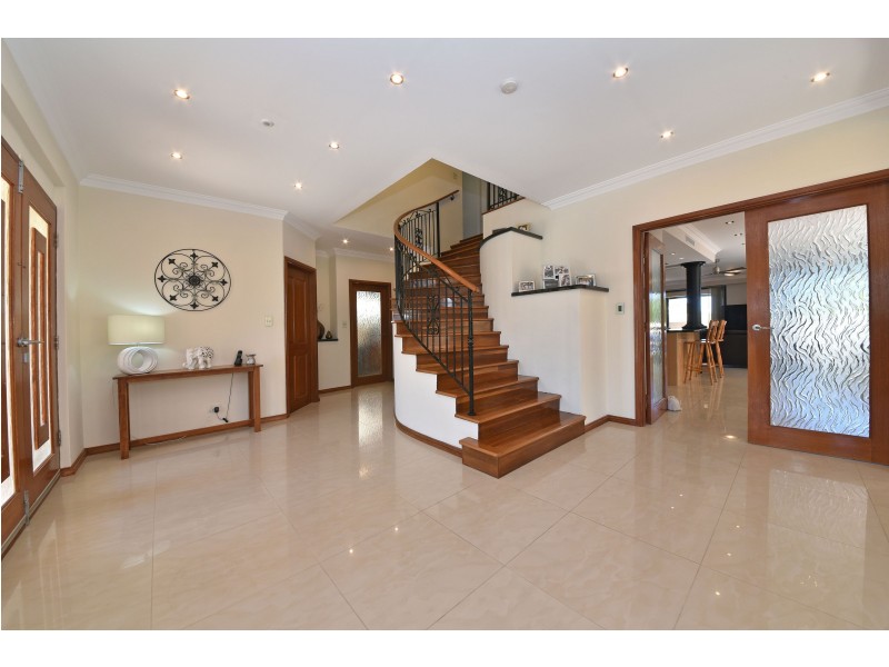 4 Glensanda Way, Mindarie WA 6030