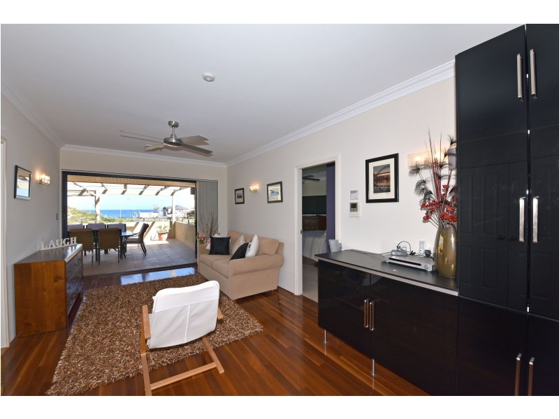 4 Glensanda Way, Mindarie WA 6030