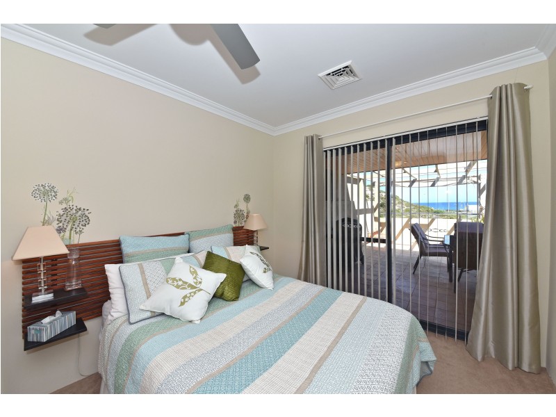4 Glensanda Way, Mindarie WA 6030