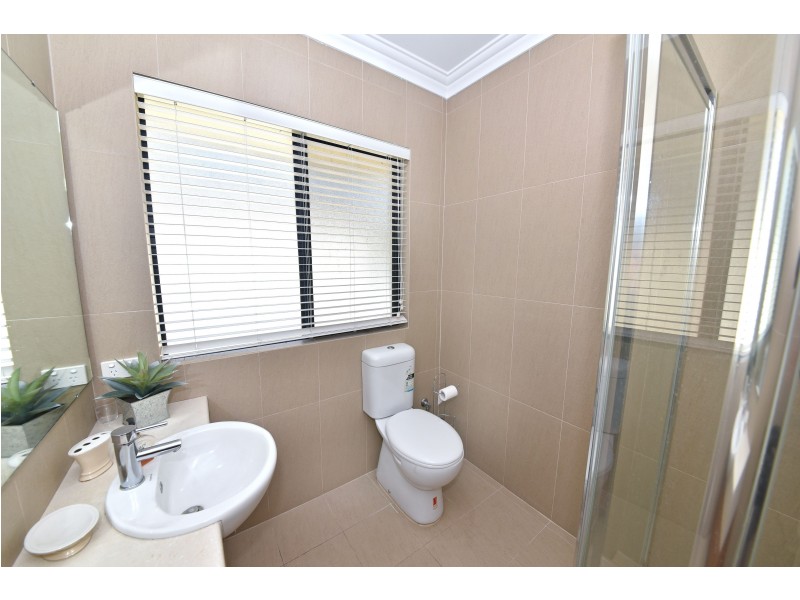 4 Glensanda Way, Mindarie WA 6030