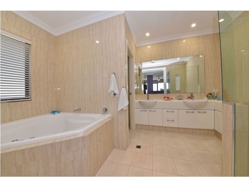4 Glensanda Way, Mindarie WA 6030