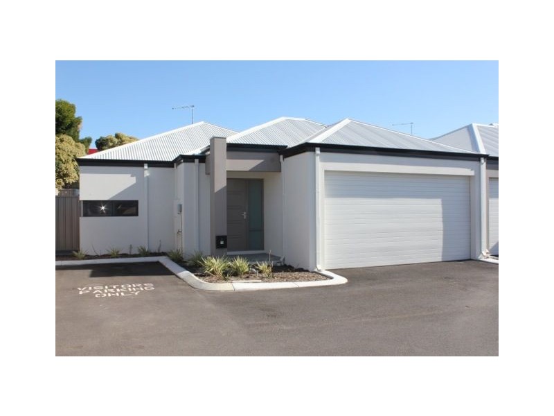 15/2 Fowey Loop, Mindarie WA 6030