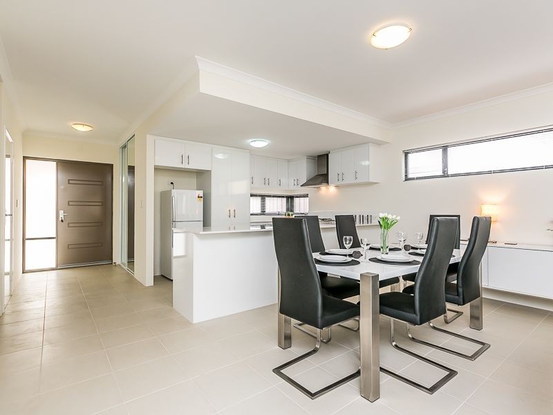 15/2 Fowey Loop, Mindarie WA 6030