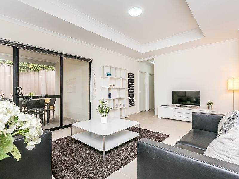 15/2 Fowey Loop, Mindarie WA 6030