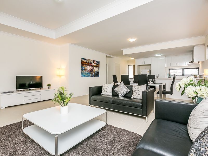 15/2 Fowey Loop, Mindarie WA 6030