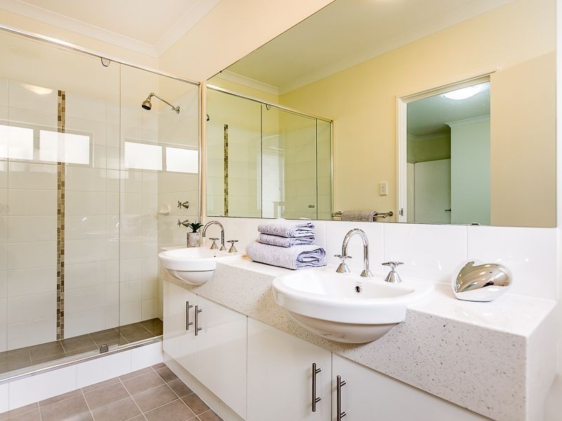 15/2 Fowey Loop, Mindarie WA 6030