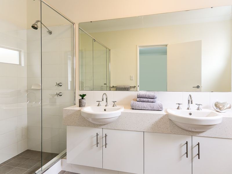 15/2 Fowey Loop, Mindarie WA 6030