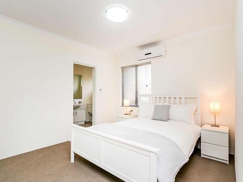 15/2 Fowey Loop, Mindarie WA 6030