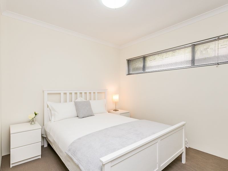 15/2 Fowey Loop, Mindarie WA 6030