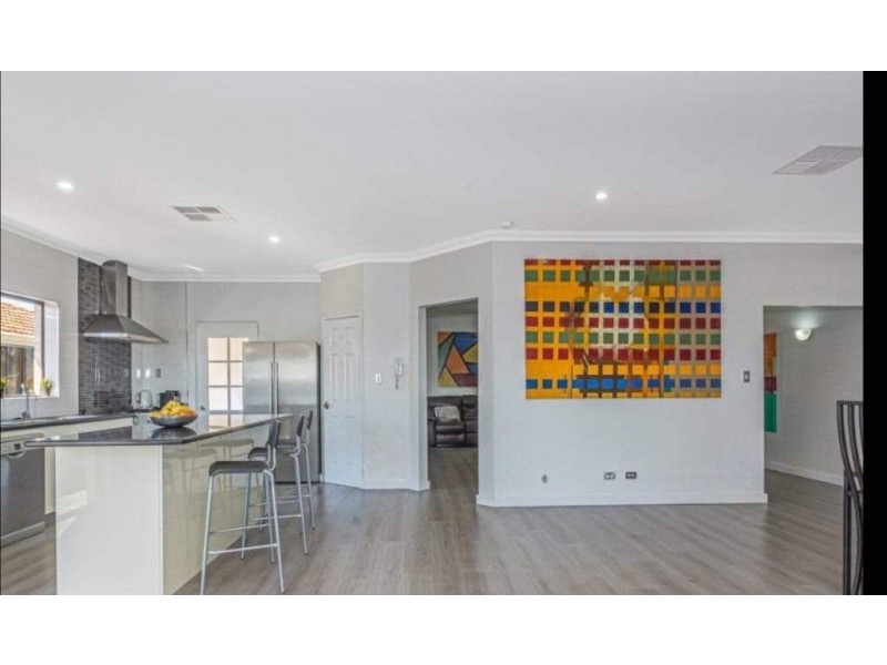 6 Bayfield Crescent, Mindarie WA 6030