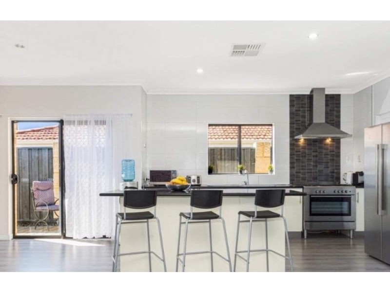 6 Bayfield Crescent, Mindarie WA 6030