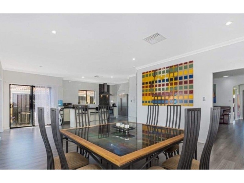 6 Bayfield Crescent, Mindarie WA 6030