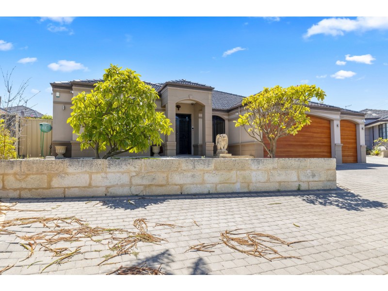 33 Avondale Court, Mindarie WA 6030