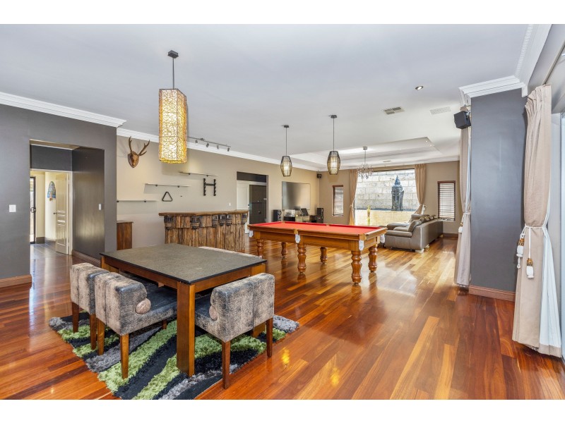 33 Avondale Court, Mindarie WA 6030