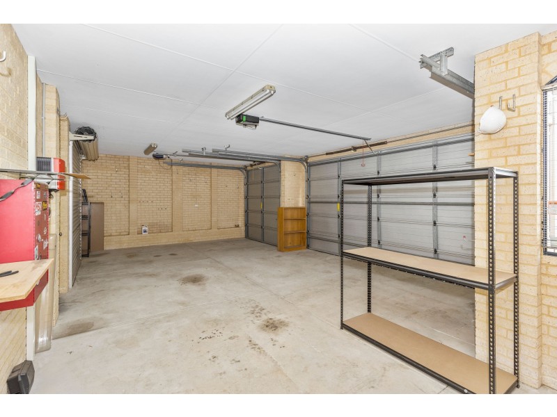 33 Avondale Court, Mindarie WA 6030