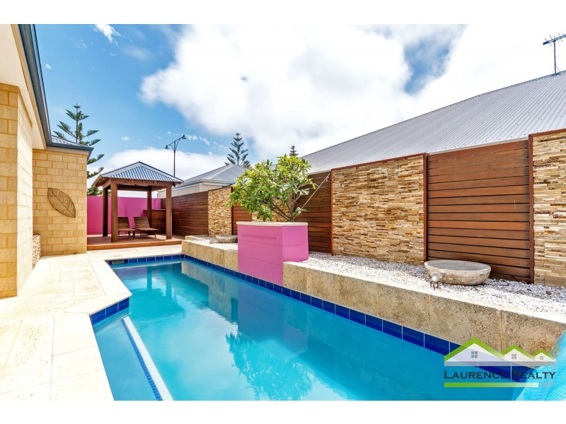 11 Hampshire Drive, Quinns Rocks WA 6030