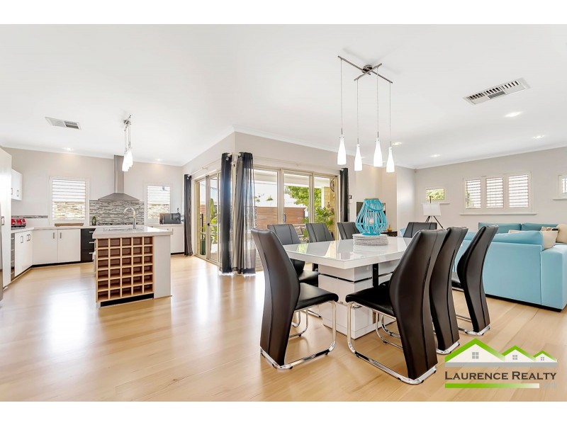 11 Hampshire Drive, Quinns Rocks WA 6030