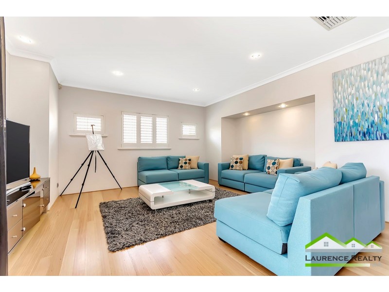 11 Hampshire Drive, Quinns Rocks WA 6030