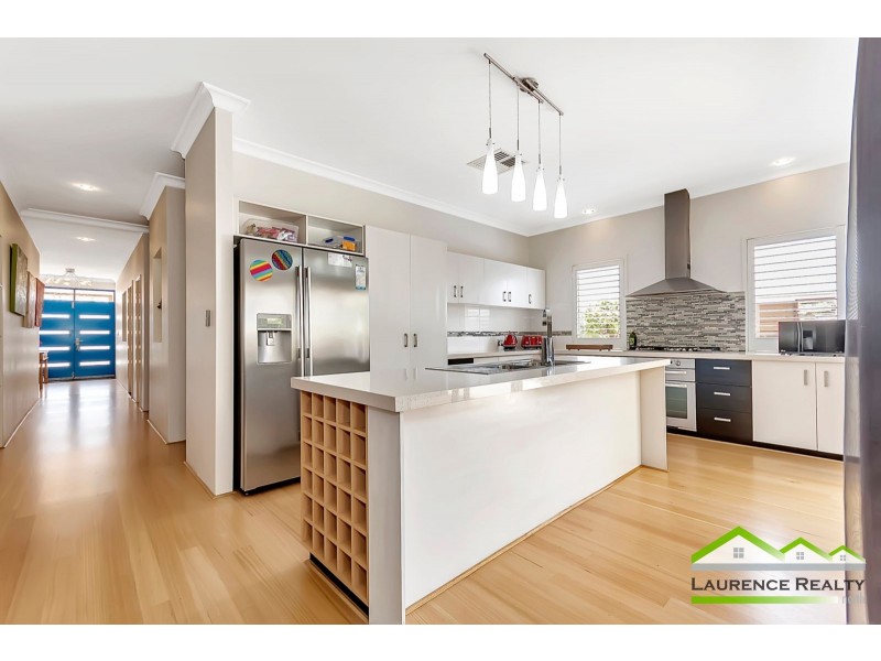 11 Hampshire Drive, Quinns Rocks WA 6030