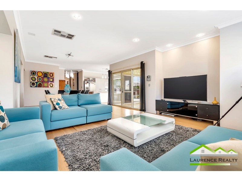 11 Hampshire Drive, Quinns Rocks WA 6030