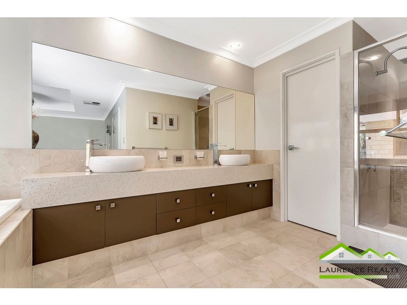 11 Hampshire Drive, Quinns Rocks WA 6030