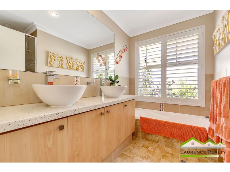 11 Hampshire Drive, Quinns Rocks WA 6030