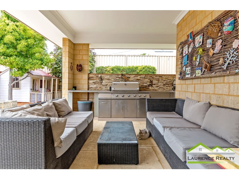 11 Hampshire Drive, Quinns Rocks WA 6030