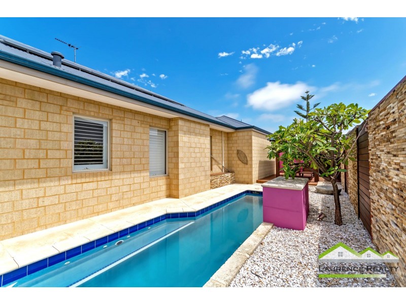11 Hampshire Drive, Quinns Rocks WA 6030