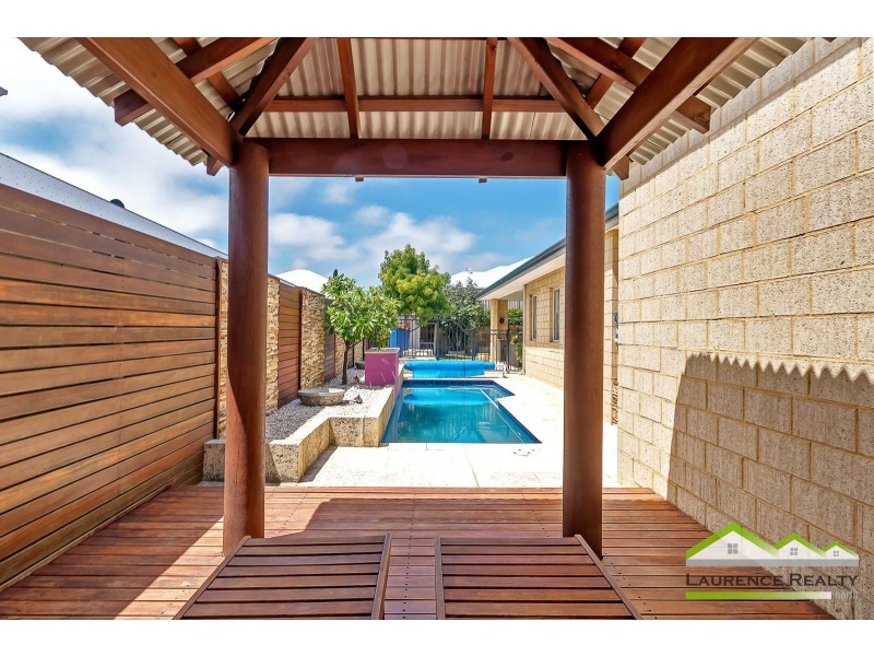 11 Hampshire Drive, Quinns Rocks WA 6030