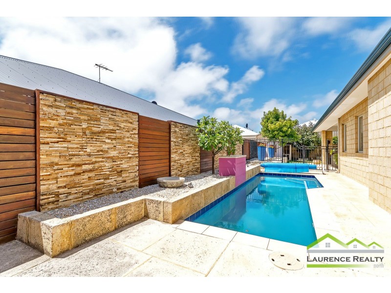 11 Hampshire Drive, Quinns Rocks WA 6030